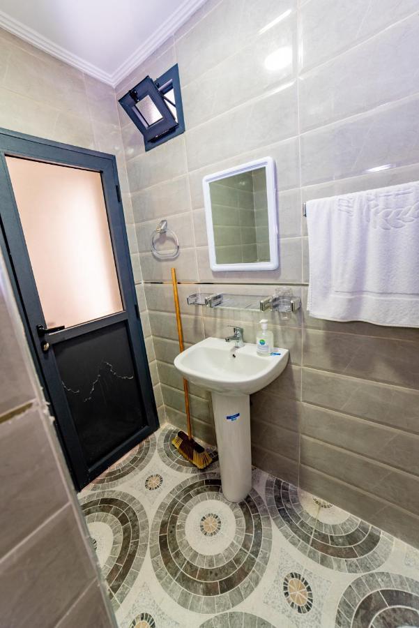Velasquez Appartements Fast Wifi And Ocean View Tanger Eksteriør bilde